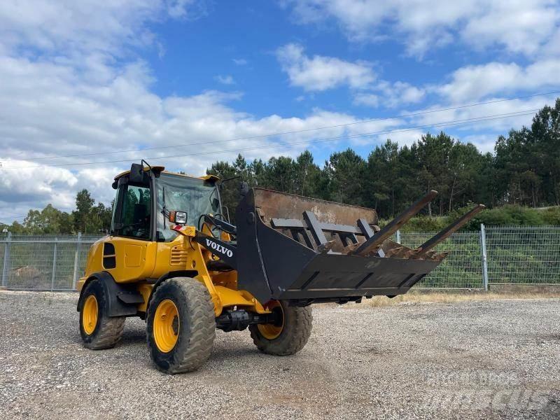 Volvo L 25 F Gumikerekes homlokrakodók