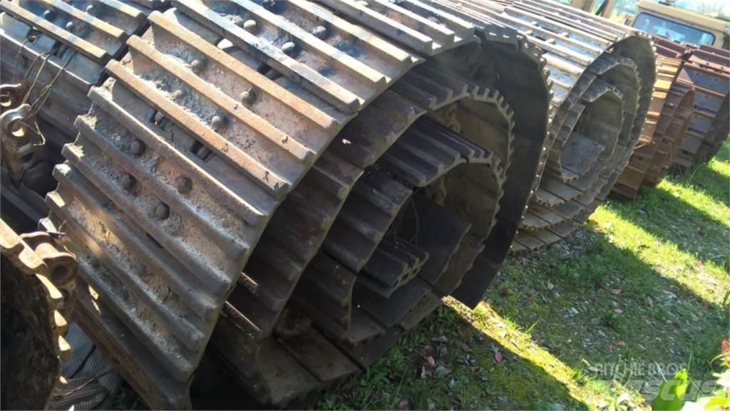 CAT 231D Lánctalpak, láncok és futóművek