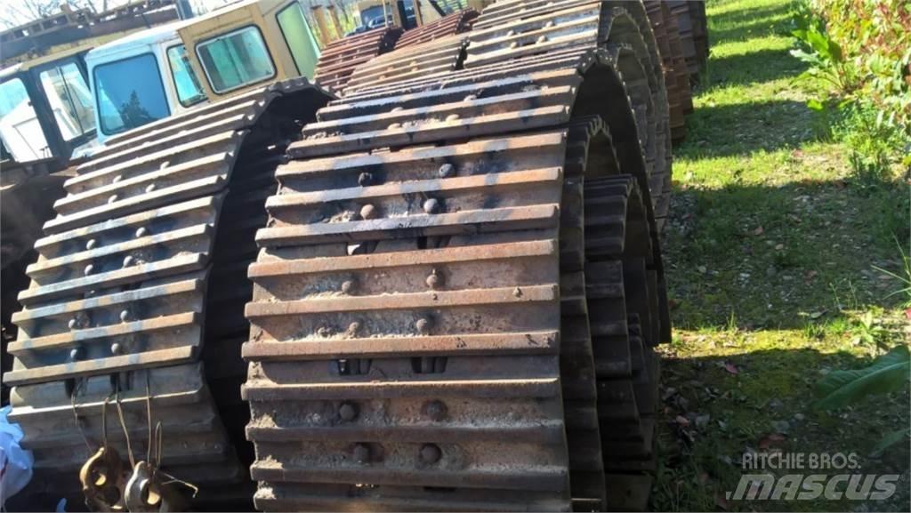 CAT 231D Lánctalpak, láncok és futóművek