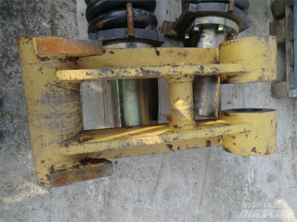 CAT 231D Alváz és felfüggesztés