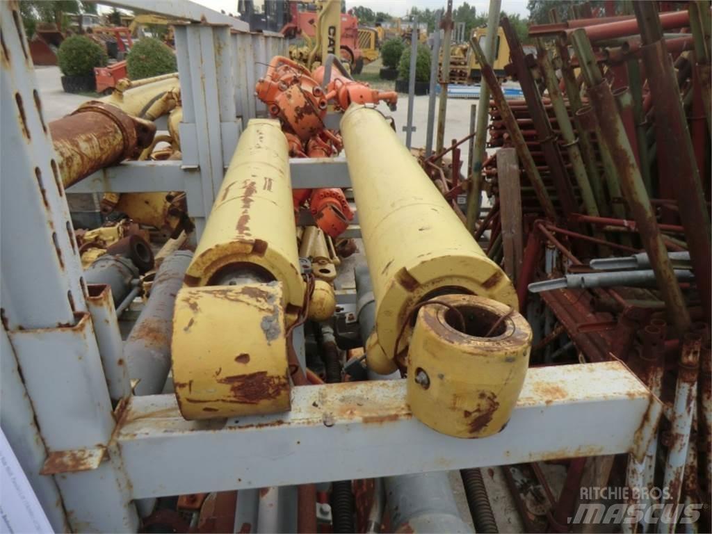 CAT 438C Építőipar - Egyebek