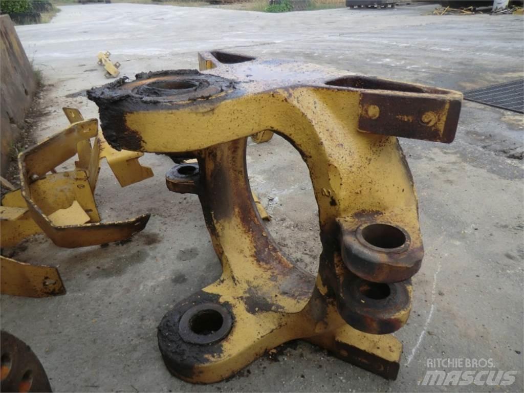 CAT 735 Alváz és felfüggesztés
