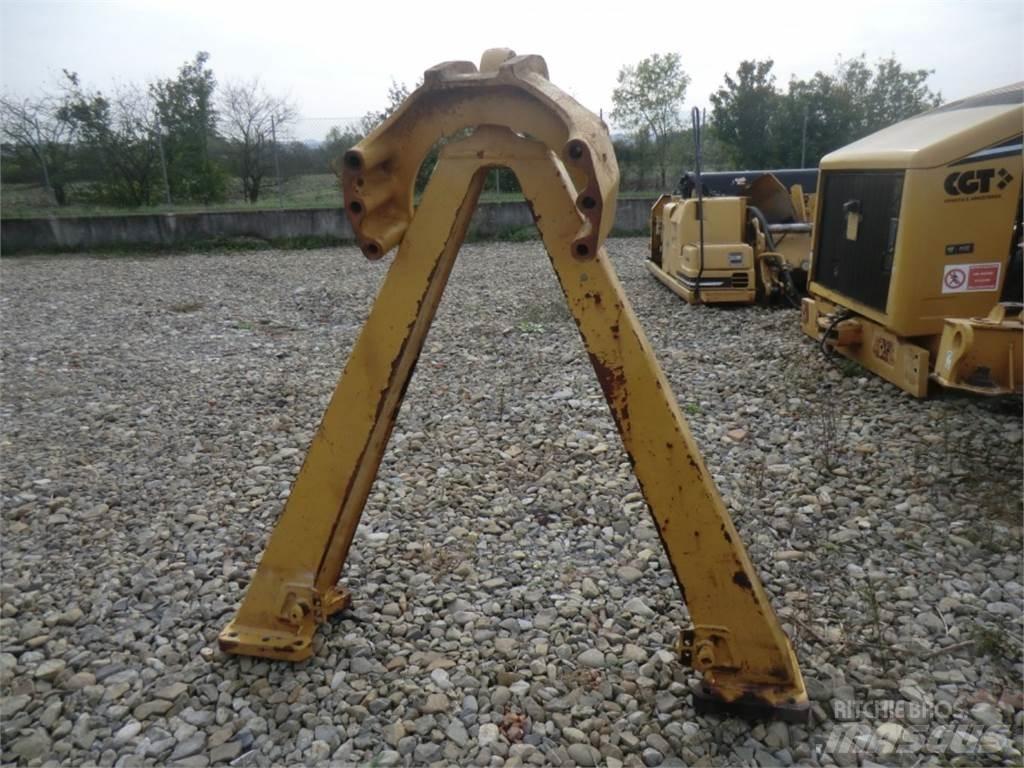 CAT 735 Alváz és felfüggesztés