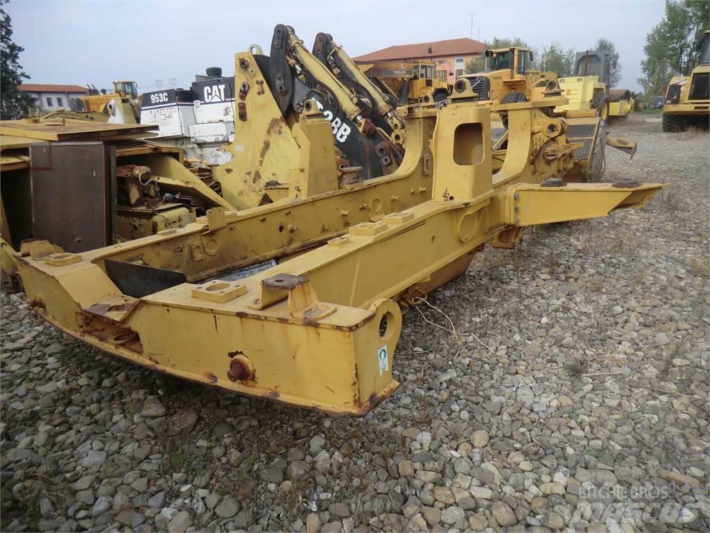 CAT 735 Alváz és felfüggesztés