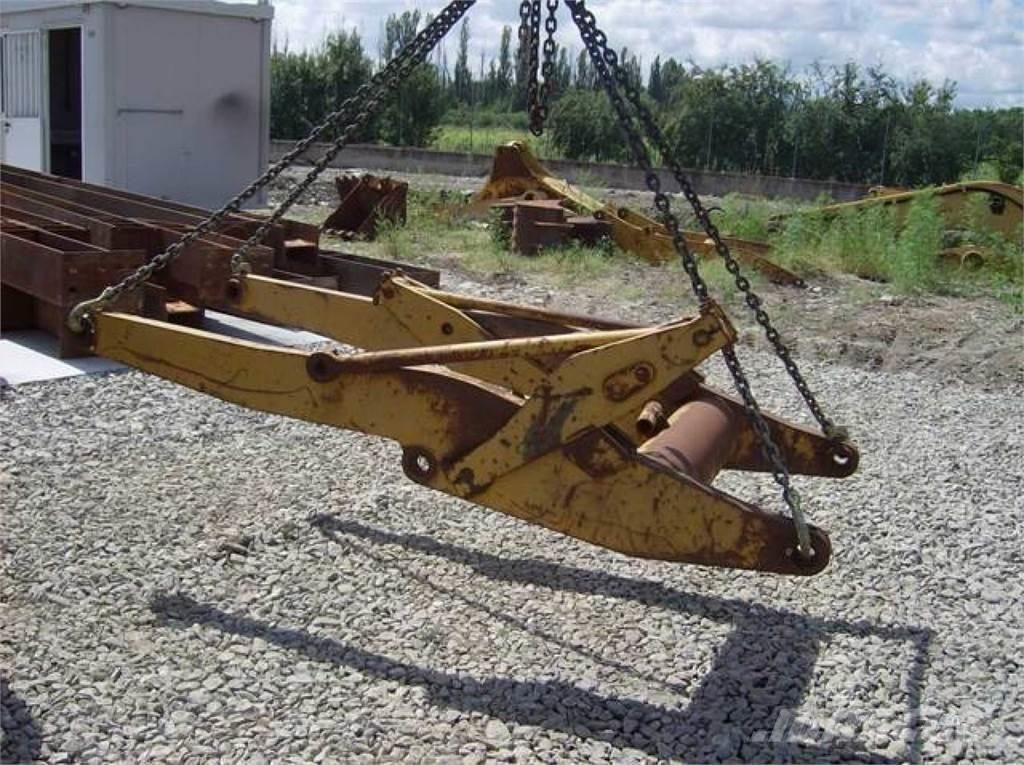 CAT 910 Alváz és felfüggesztés