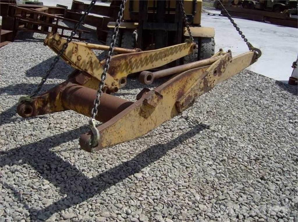 CAT 910 Alváz és felfüggesztés