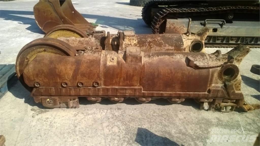 CAT 963C Lánctalpak, láncok és futóművek