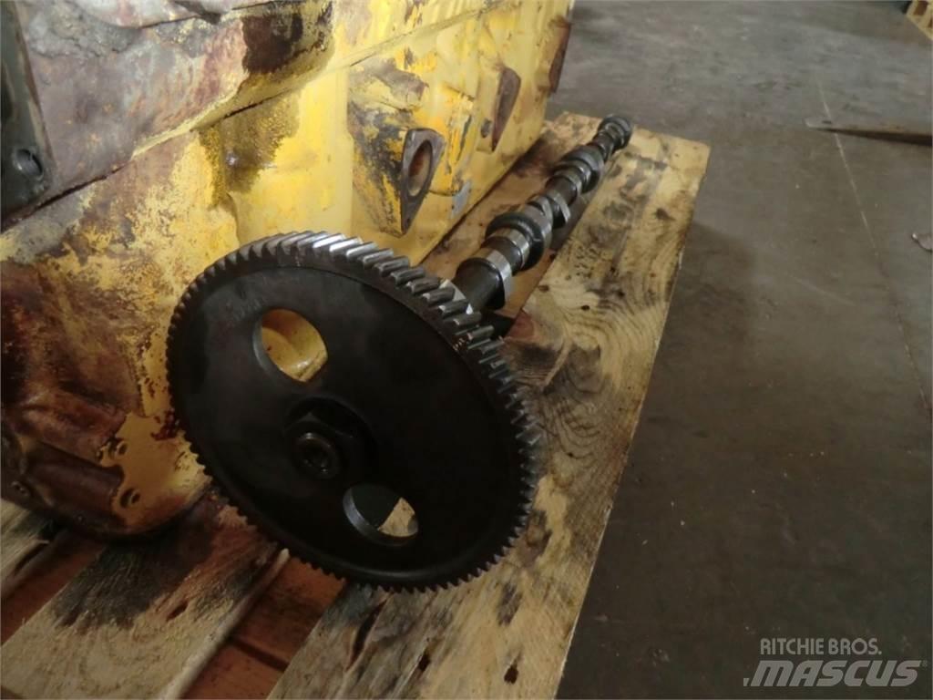 CAT D333 Motorok