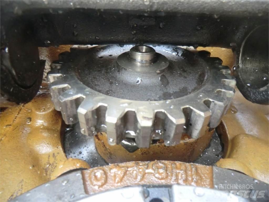 CAT D333 Motorok