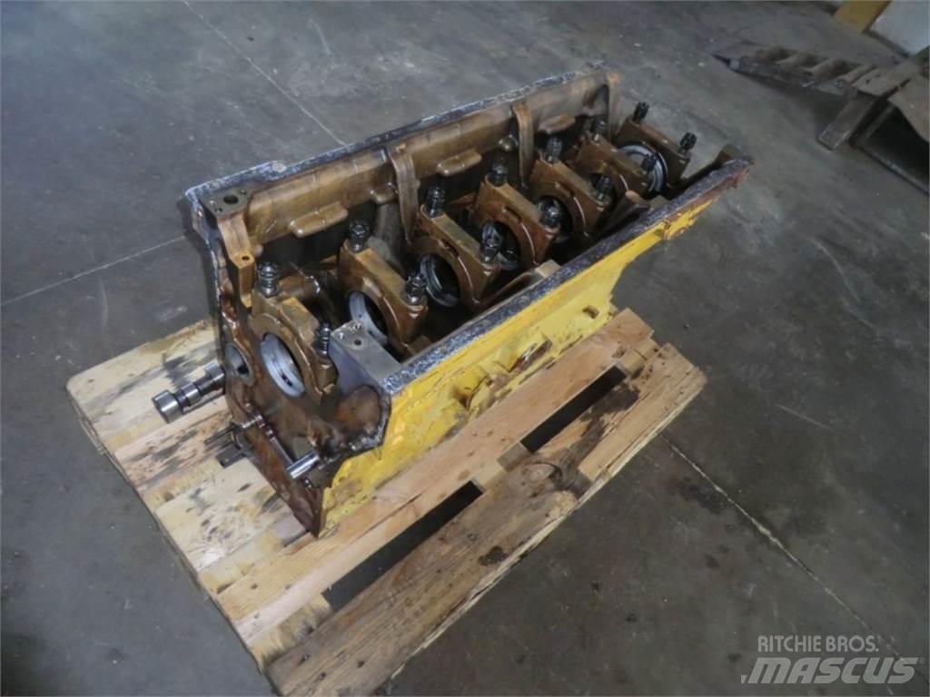 CAT D333 Motorok