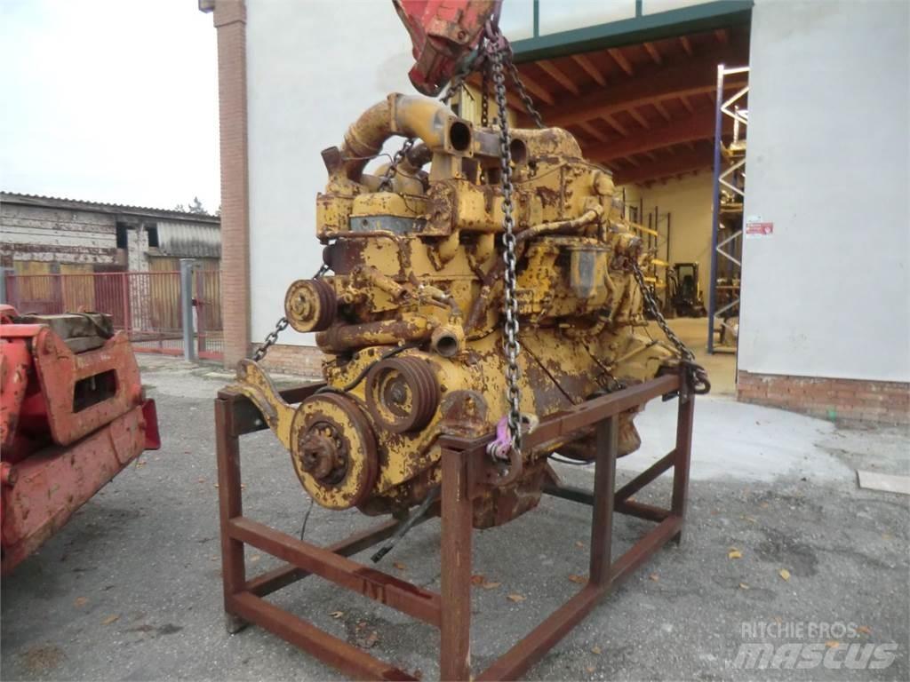 CAT D353 Motorok