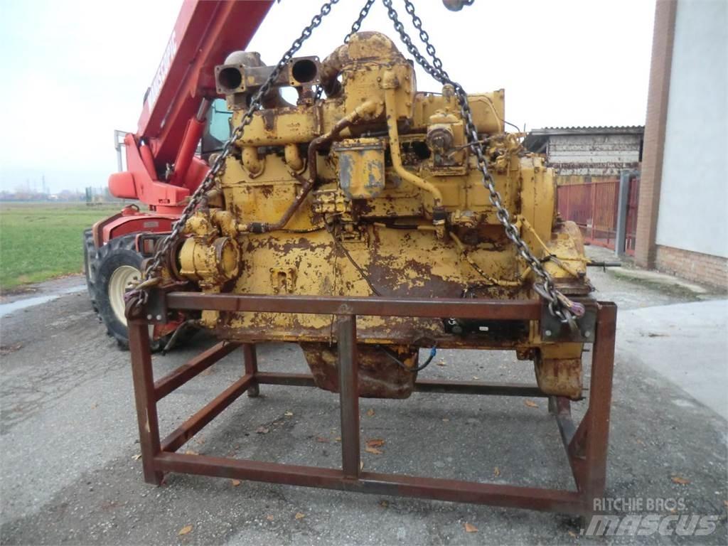 CAT D353 Motorok