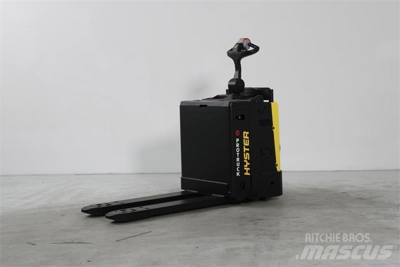 Hyster P2.0S Vezetőállásos alacsony emelőkocsi