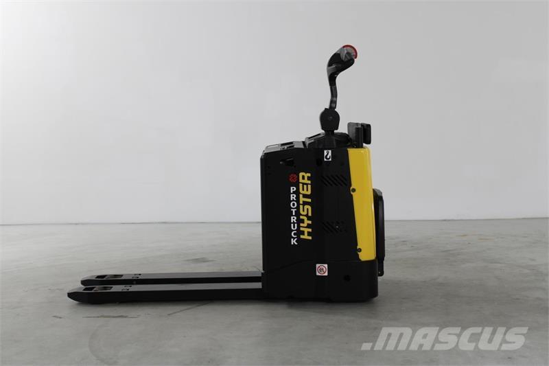 Hyster P2.0S Vezetőállásos alacsony emelőkocsi