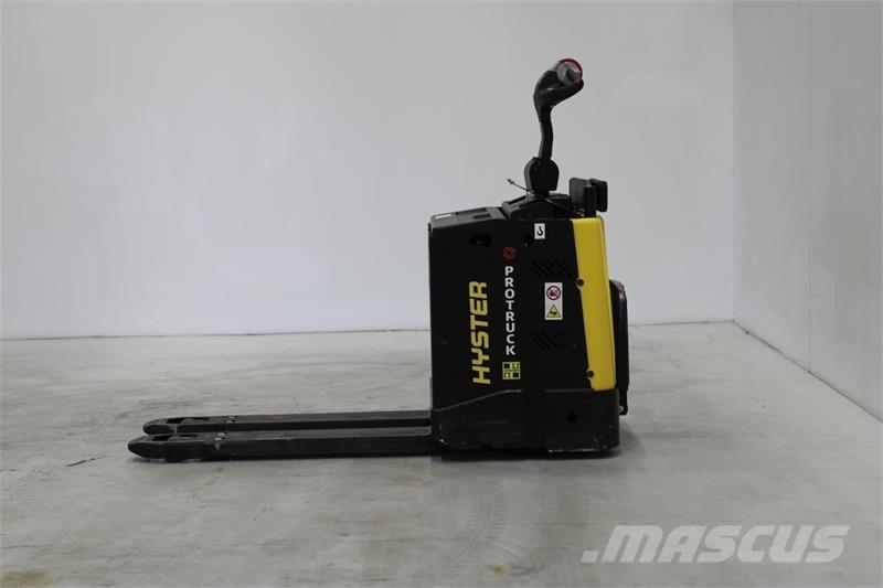 Hyster P2.0S Vezetőállásos alacsony emelőkocsi