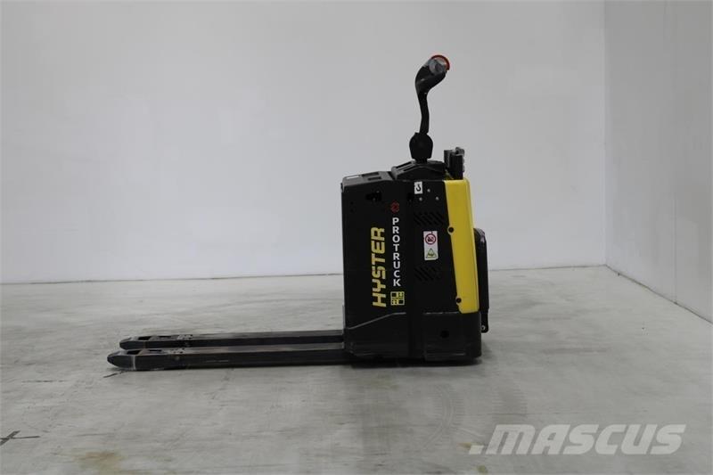 Hyster P2.0S Vezetőállásos alacsony emelőkocsi