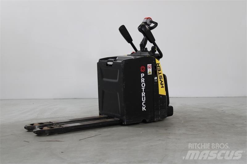Hyster P2.0S Vezetőállásos alacsony emelőkocsi
