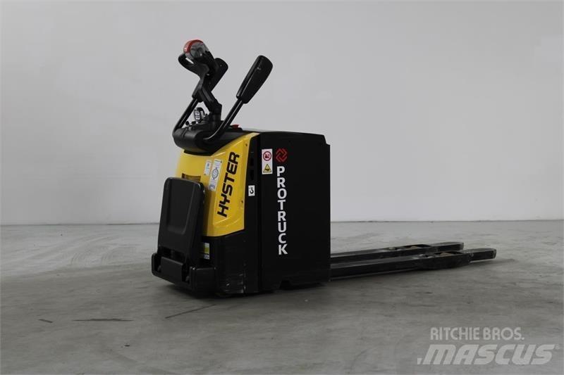 Hyster P2.0S Vezetőállásos alacsony emelőkocsi