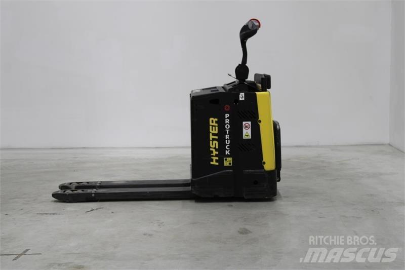 Hyster P2.0S Vezetőállásos alacsony emelőkocsi