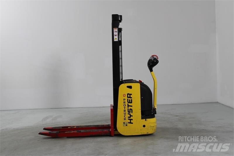 Hyster S1.0E Elektromos gyalogkíséretű targoncák
