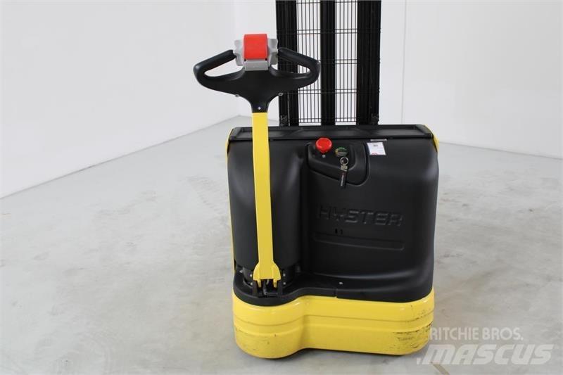 Hyster S1.0E Elektromos gyalogkíséretű targoncák