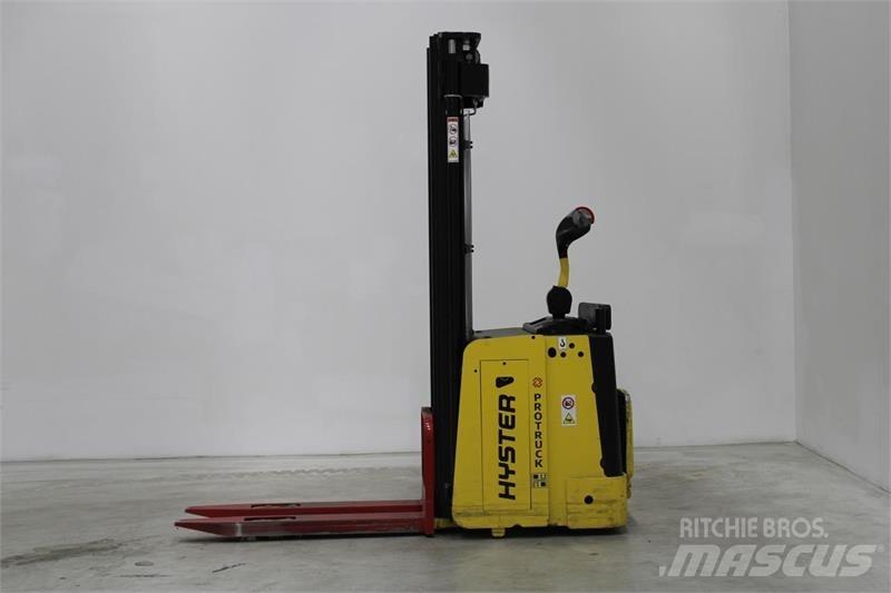 Hyster S1.5S Elektromos gyalogkíséretű targoncák