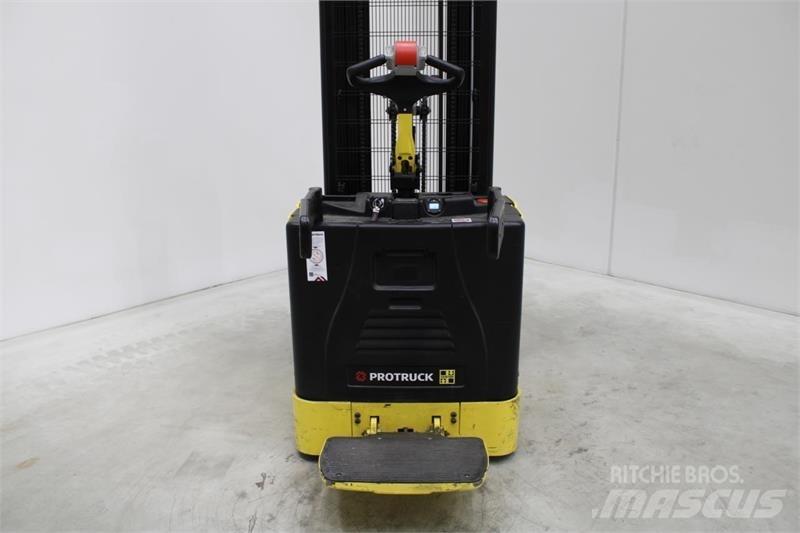 Hyster S1.5S Elektromos gyalogkíséretű targoncák