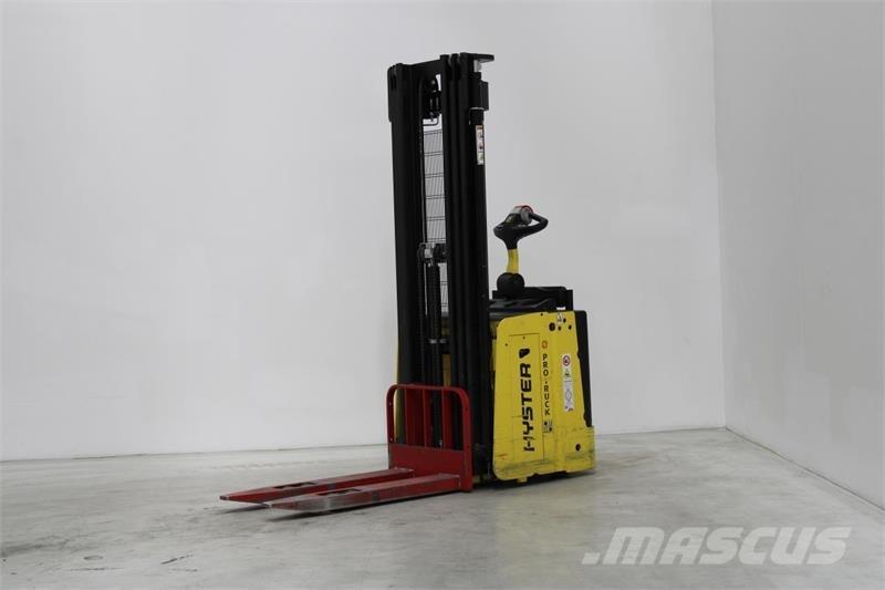 Hyster S1.5S Elektromos gyalogkíséretű targoncák