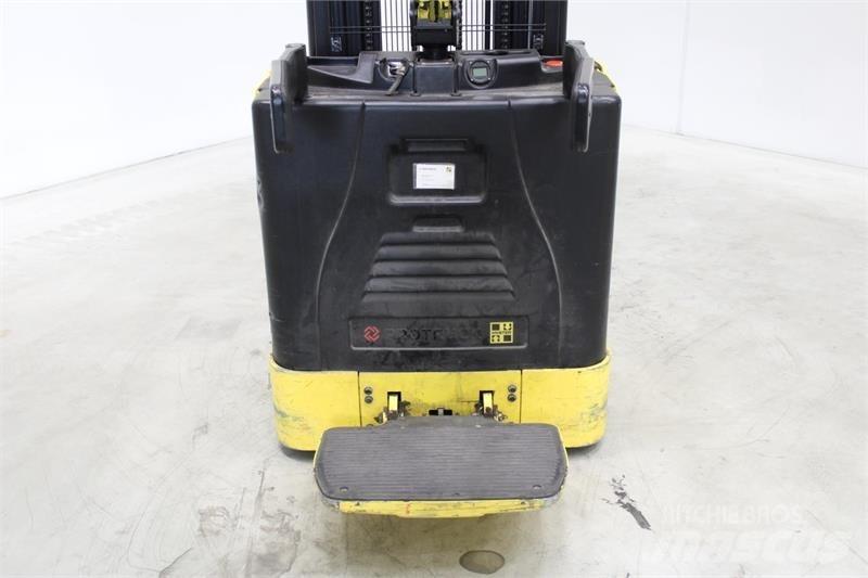 Hyster S1.5S Elektromos gyalogkíséretű targoncák