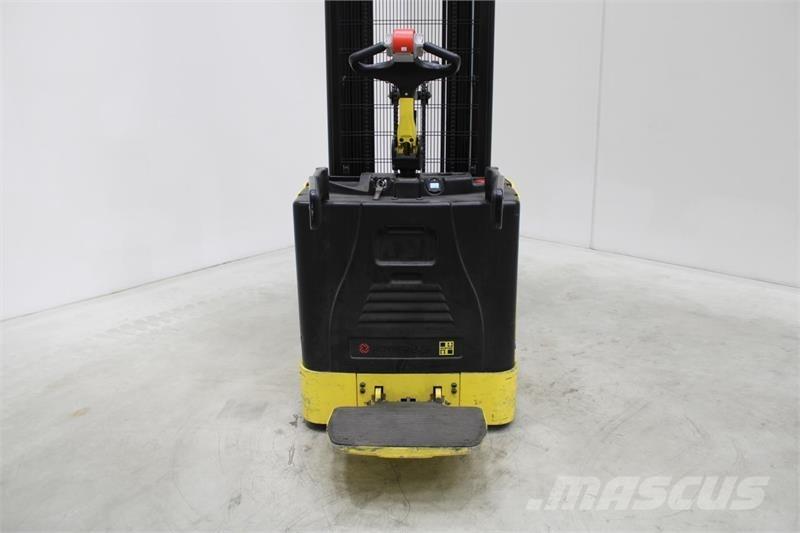 Hyster S1.5S Elektromos gyalogkíséretű targoncák