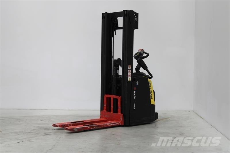 Hyster S1.6S Elektromos gyalogkíséretű targoncák