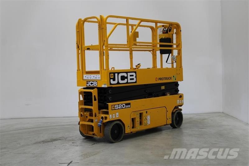 JCB S2032E Ollós emelők