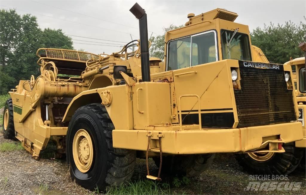 CAT 615 Földnyesők (szkréperek)