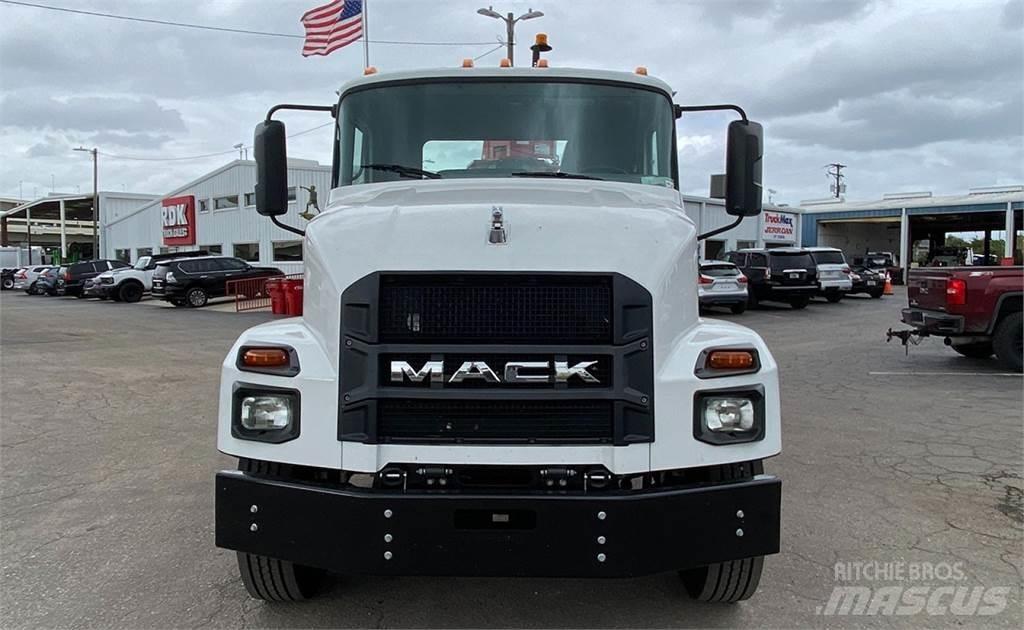 Mack MD6 Markolók