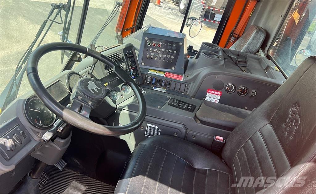 Mack MRU613 Fülkés alváz