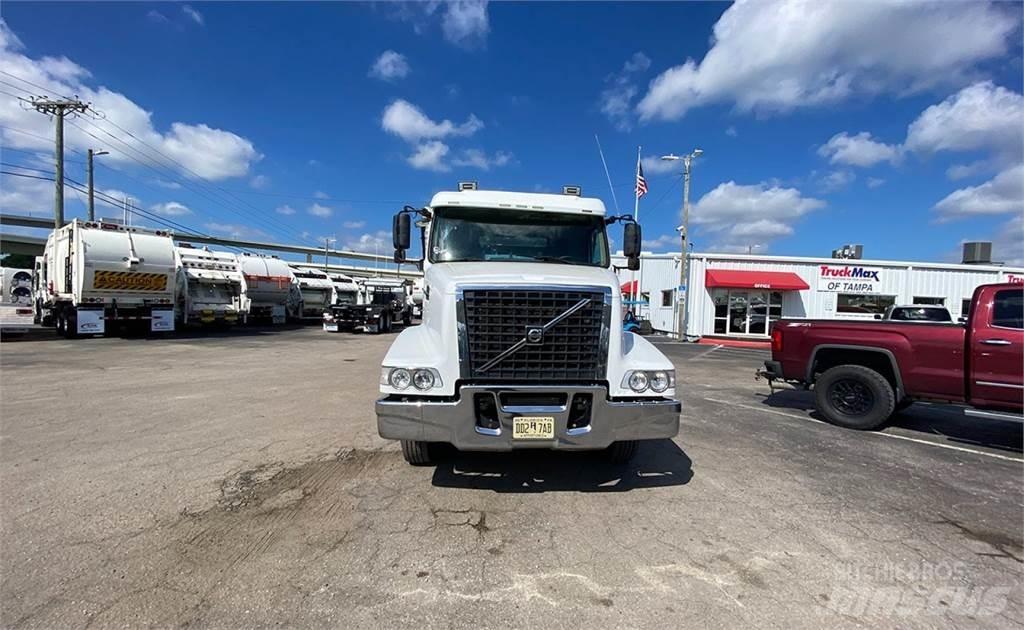 Volvo VHD64 Multifunkciós teherautók