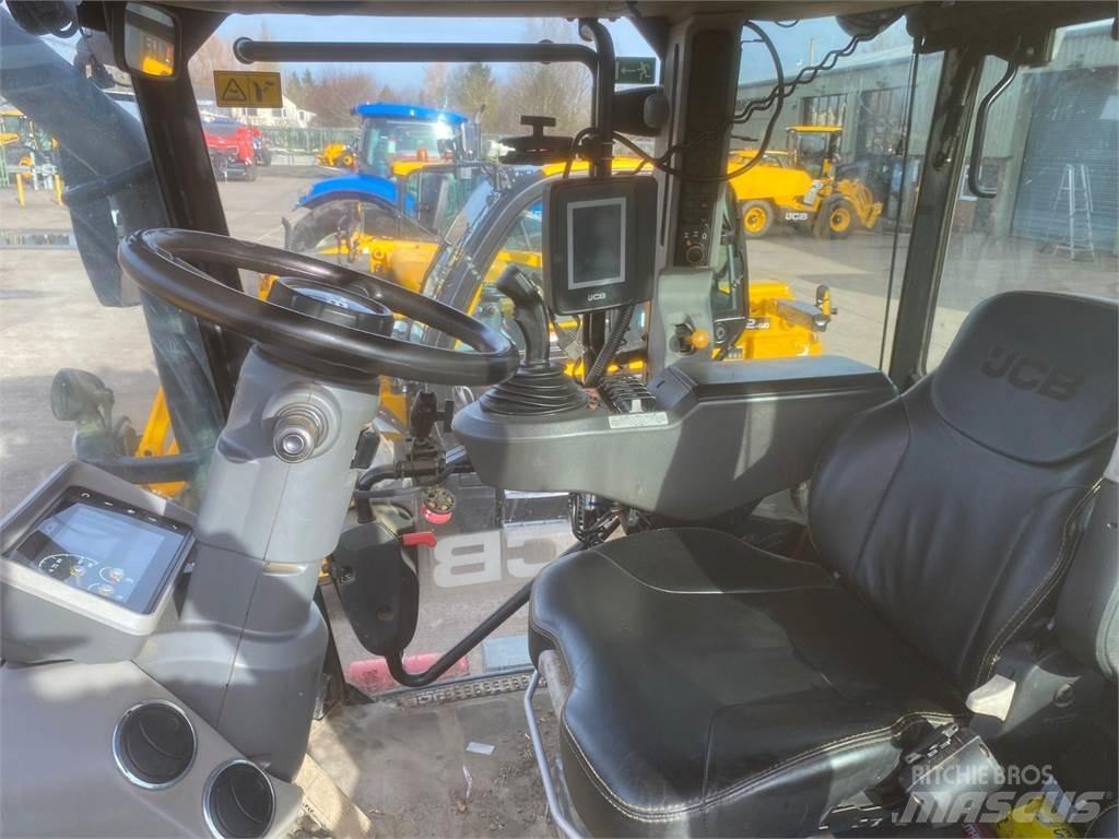 JCB 4220 Traktorok