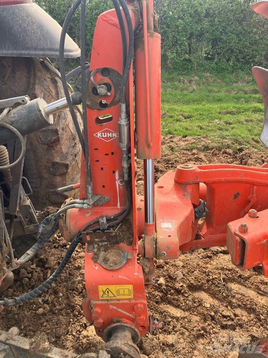 Kuhn MM123 Hagyományos ekék