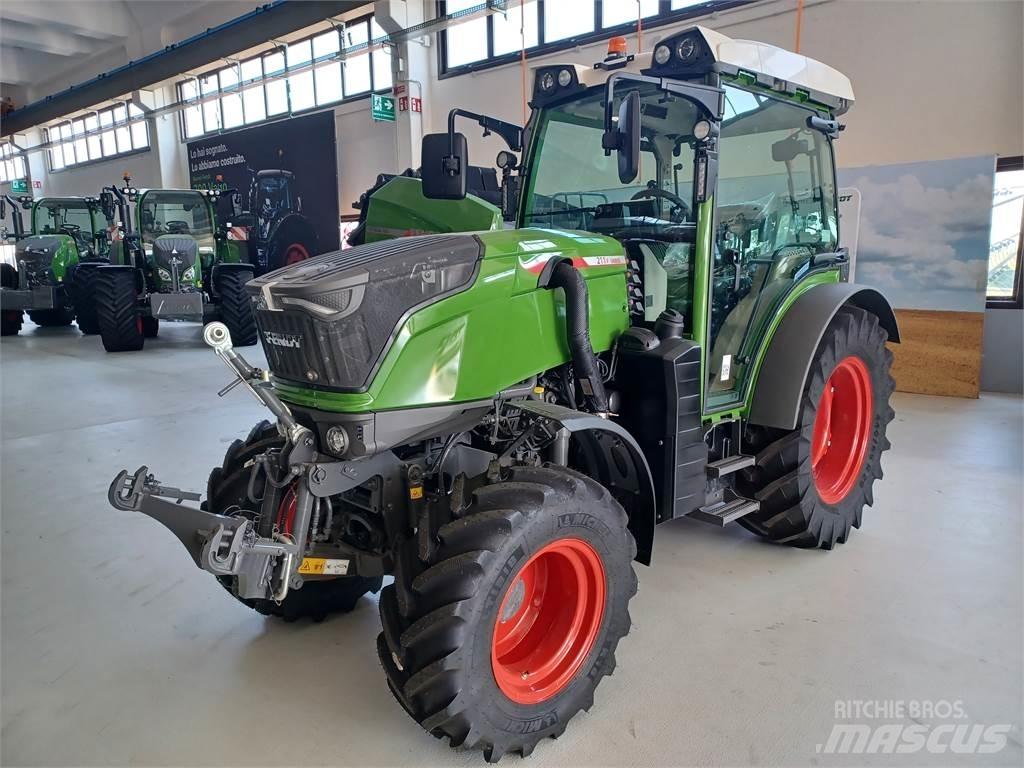Fendt 211F Traktorok