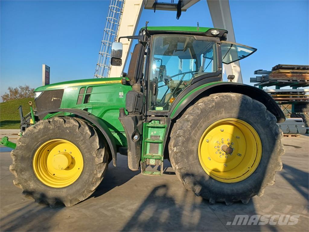 John Deere 6250R Traktorok