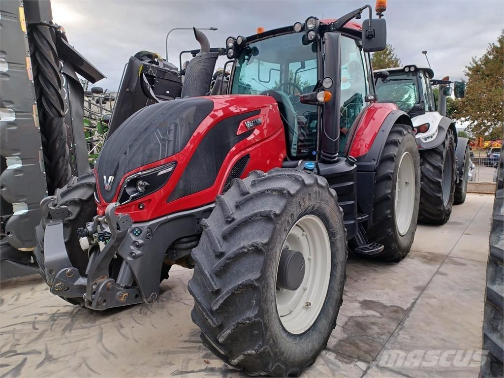 Valtra T 214 Traktorok