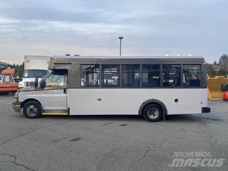 Chevrolet Express Mini buszok