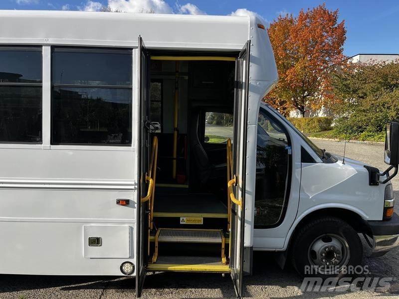 Chevrolet Express Mini buszok