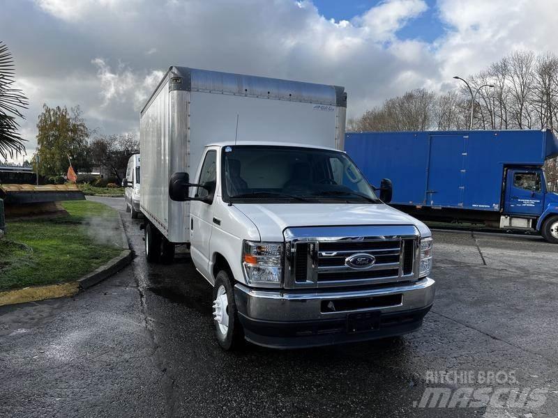 Ford Econoline Transporterek