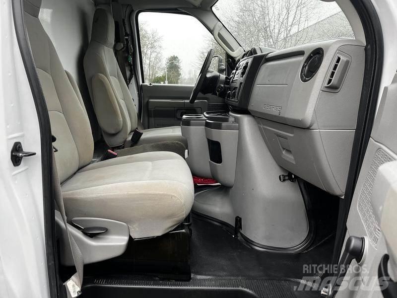 Ford Econoline Transporterek