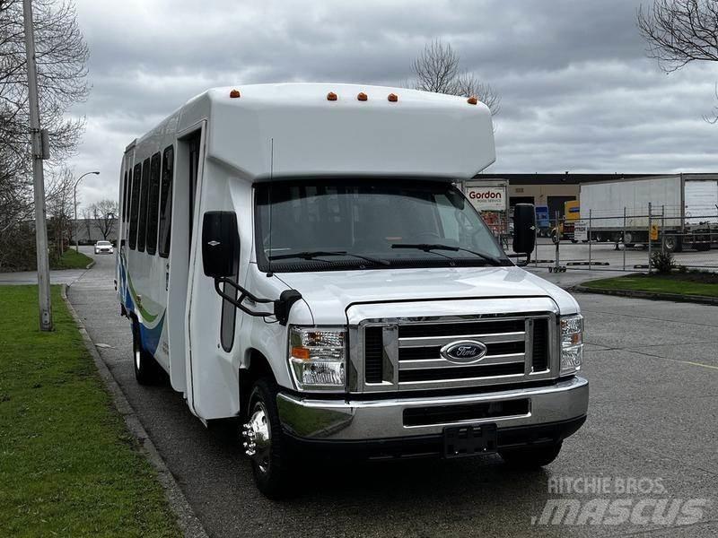 Ford Econoline Mini buszok