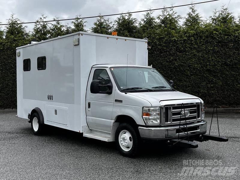 Ford Econoline Transporterek