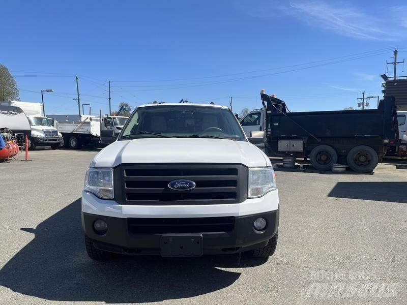 Ford Expedition Kistehergépjárművek