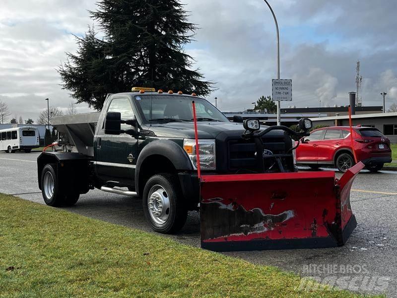 Ford F-550 Hóeltakarítók