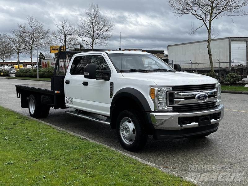 Ford F-550 Platós / Ponyvás teherautók